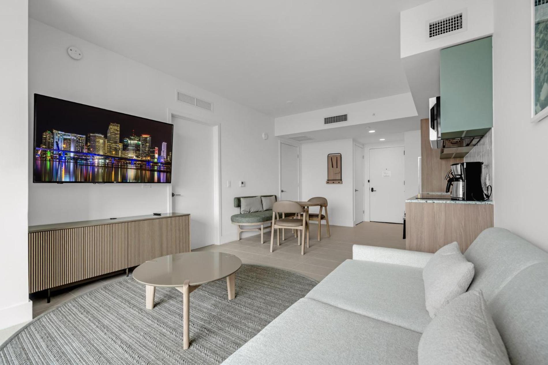 Modern 1Br Apartment With Breathtaking Views Heart Of Downtown 마이애미 외부 사진