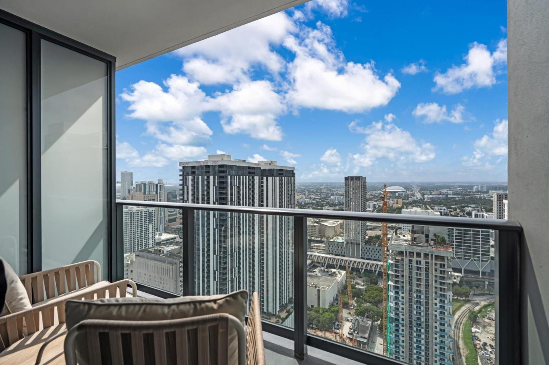 Modern 1Br Apartment With Breathtaking Views Heart Of Downtown 마이애미 외부 사진