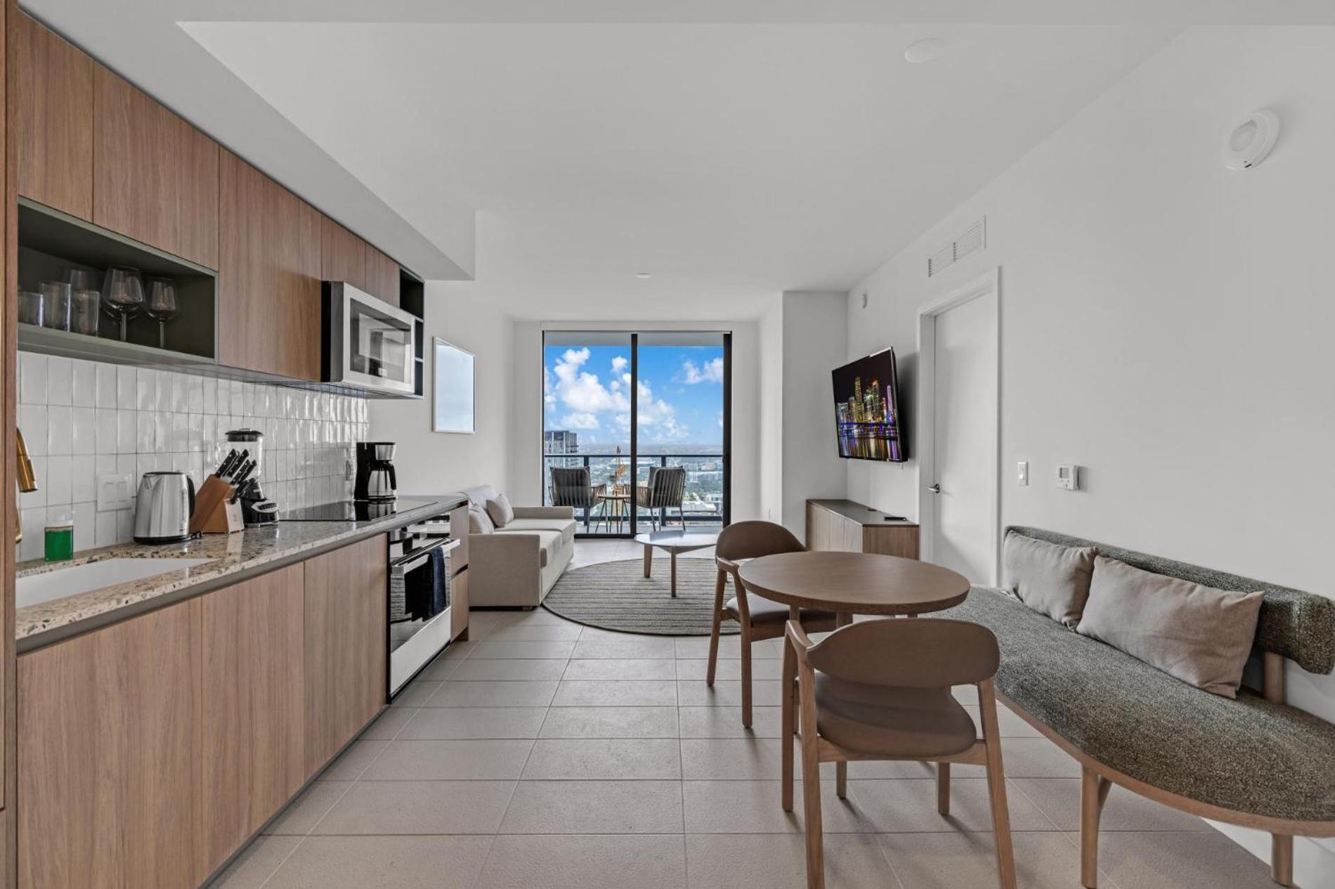 Modern 1Br Apartment With Breathtaking Views Heart Of Downtown 마이애미 외부 사진